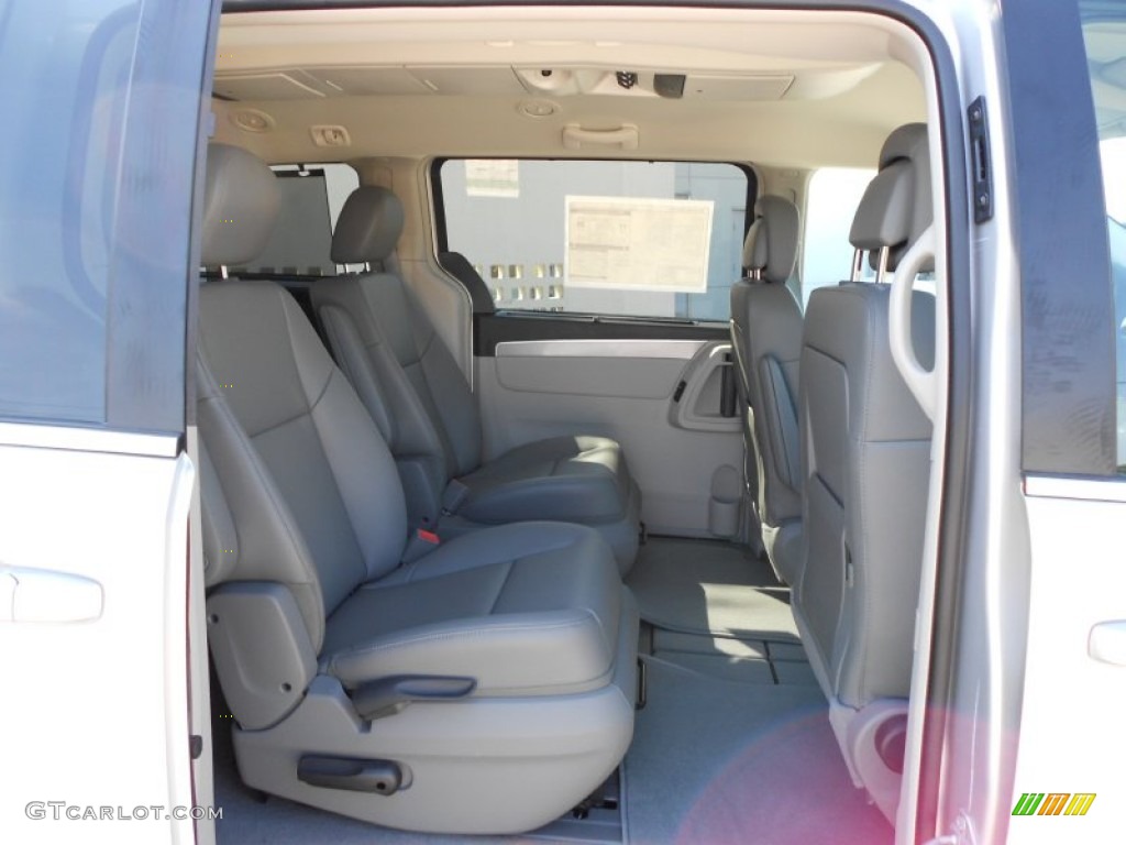 Aero Gray Interior 2011 Volkswagen Routan S Photo #54053675