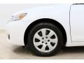 Super White - Camry LE Photo No. 18