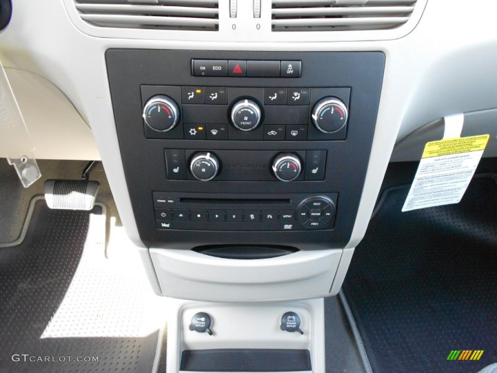 2011 Volkswagen Routan S Controls Photo #54053729