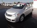 Brilliant Silver - Versa 1.8 S Hatchback Photo No. 3