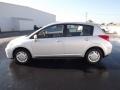 Brilliant Silver - Versa 1.8 S Hatchback Photo No. 4