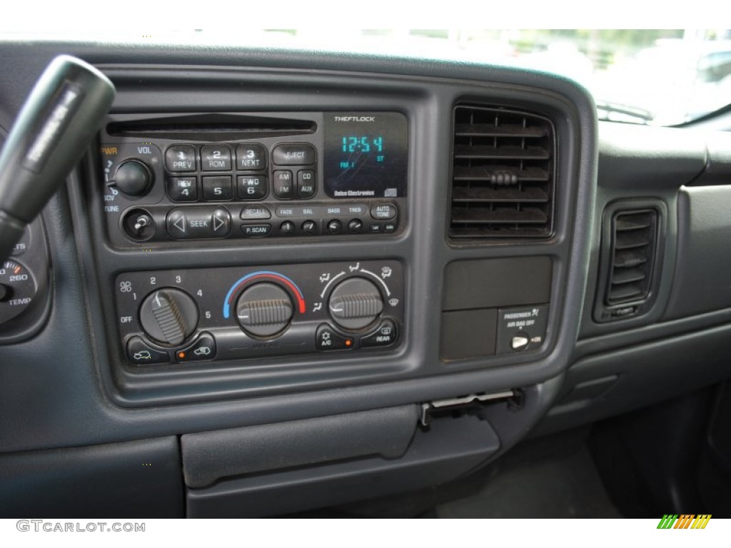 2002 Silverado 1500 LS Regular Cab 4x4 - Victory Red / Graphite Gray photo #11