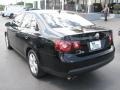 Black - Jetta SE Sedan Photo No. 7