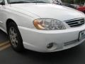 2002 White Kia Spectra LS Sedan  photo #2