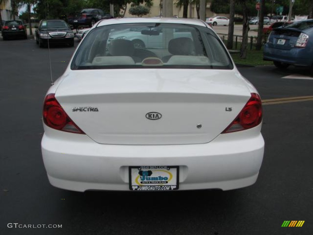 2002 Spectra LS Sedan - White / Gray photo #8