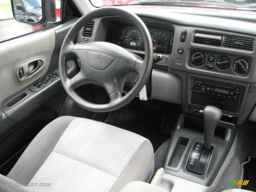 2003 Montero Sport ES - Cambridge Red Pearl / Gray photo #12