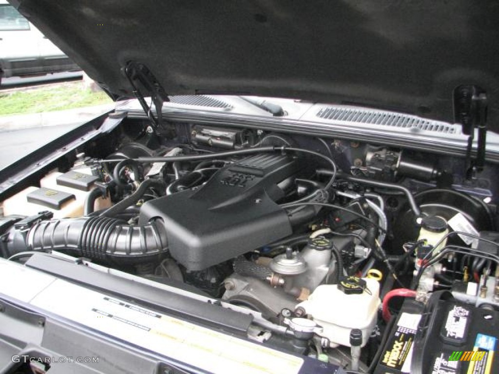 2001 Ford Explorer XLS Engine Photos