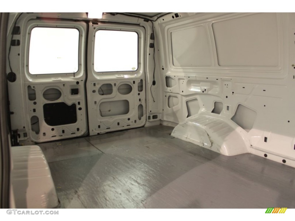 2005 E Series Van E250 Cargo - Oxford White / Medium Flint photo #14