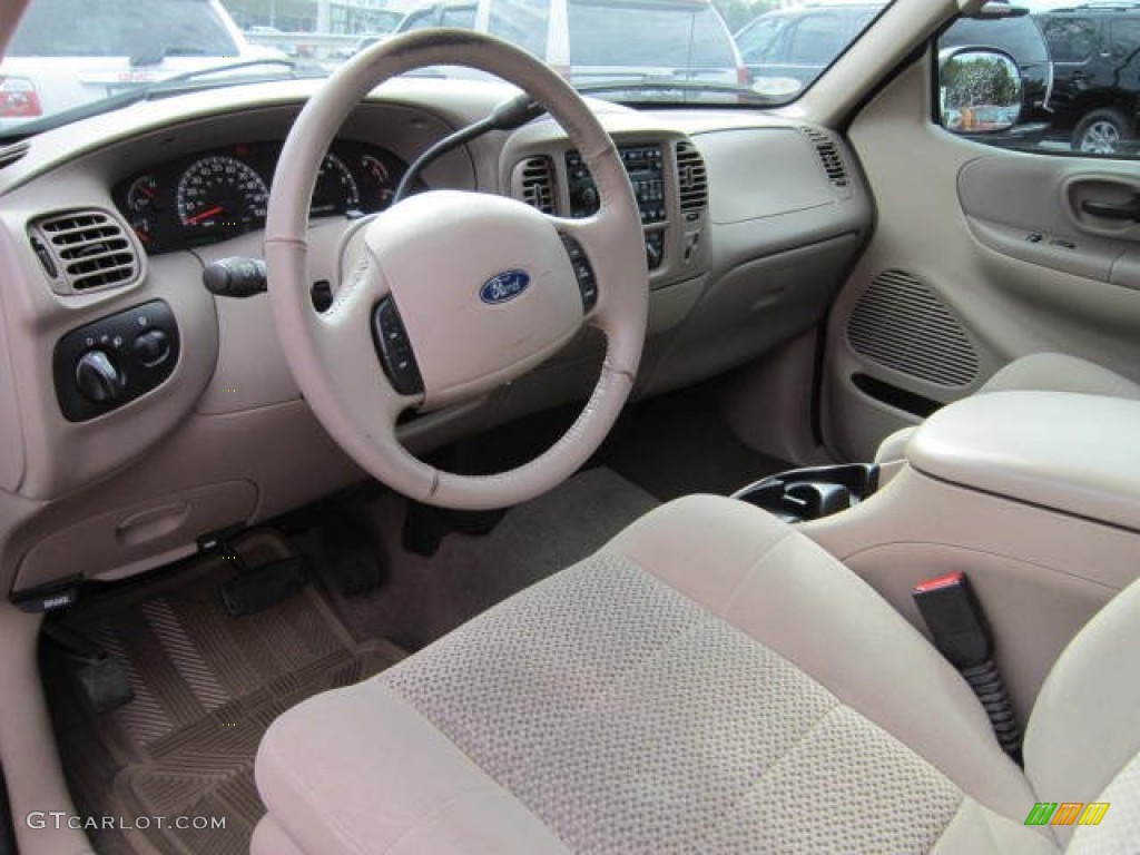Medium Parchment Beige Interior 2003 Ford F150 XLT SuperCab Photo #54063659