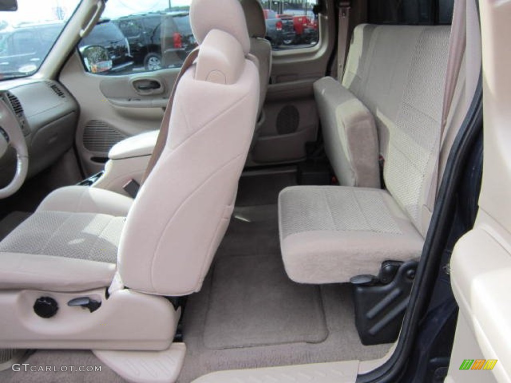 Medium Parchment Beige Interior 2003 Ford F150 XLT SuperCab Photo #54063677