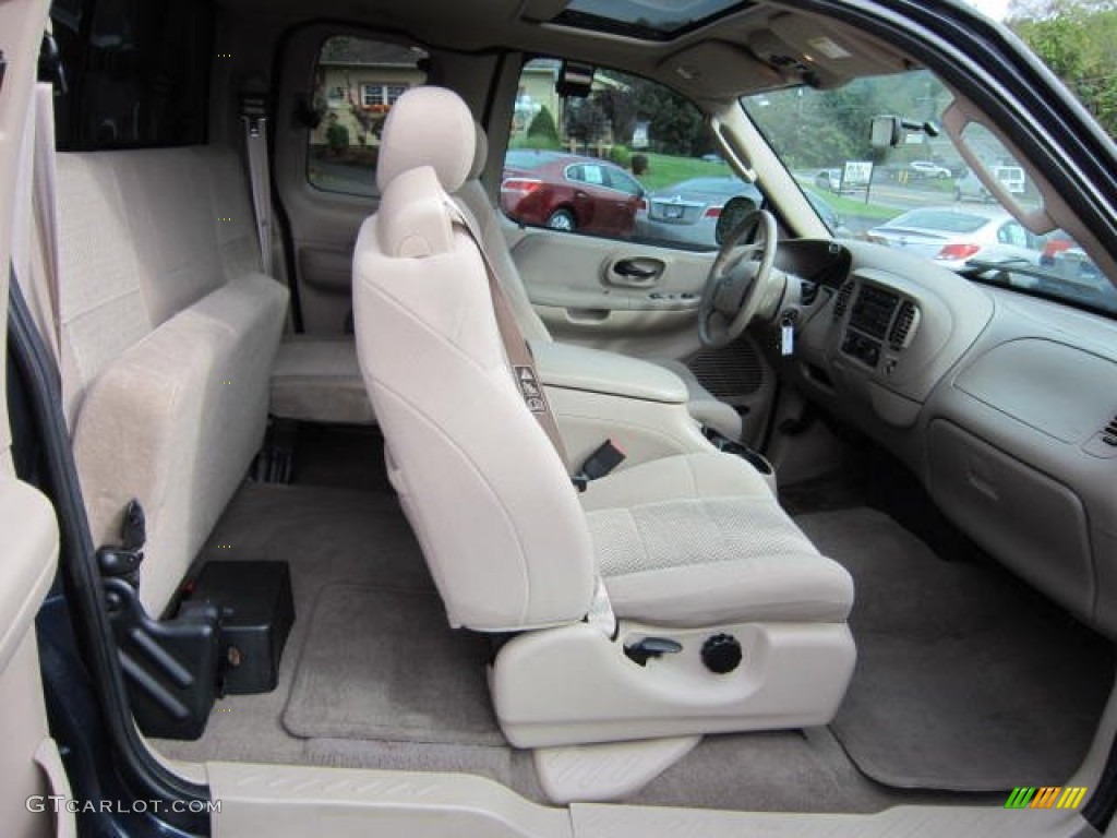 Medium Parchment Beige Interior 2003 Ford F150 XLT SuperCab Photo #54063689