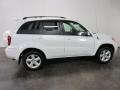 Super White - RAV4 4WD Photo No. 13