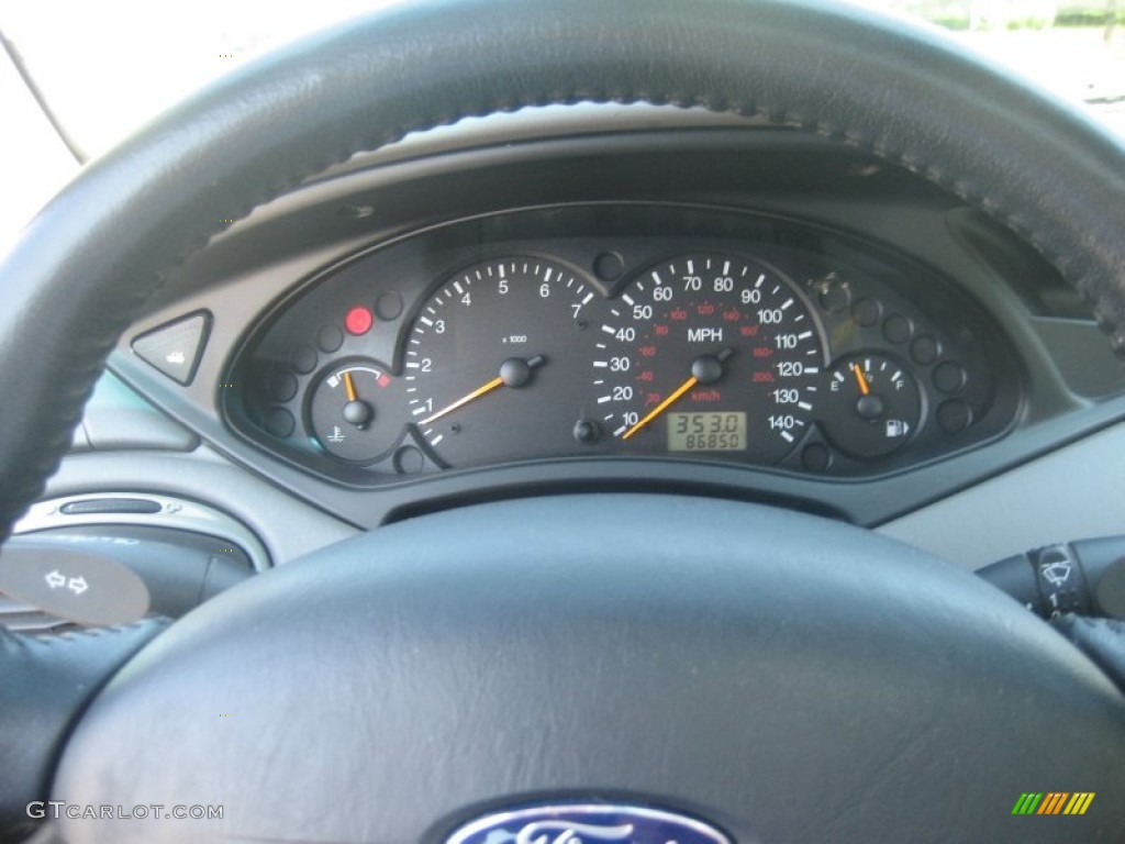 2002 Ford Focus ZX5 Hatchback Gauges Photos