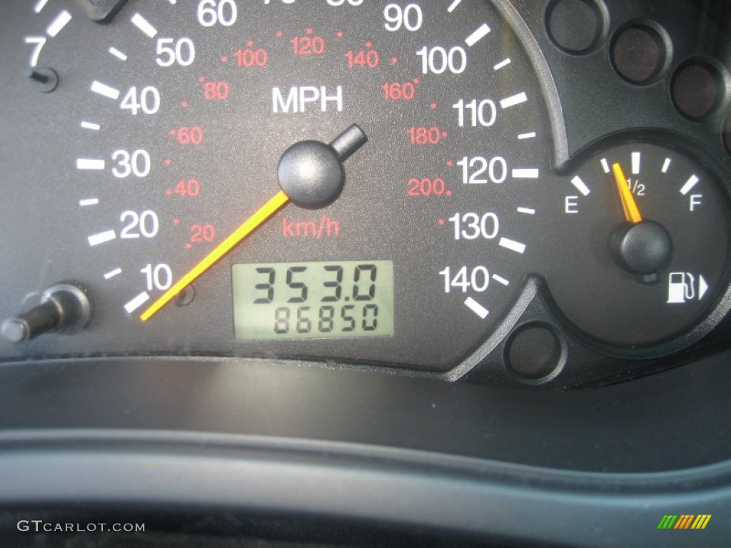 2002 Focus ZX5 Hatchback - Grabber Green Metallic / Dark Charcoal photo #16