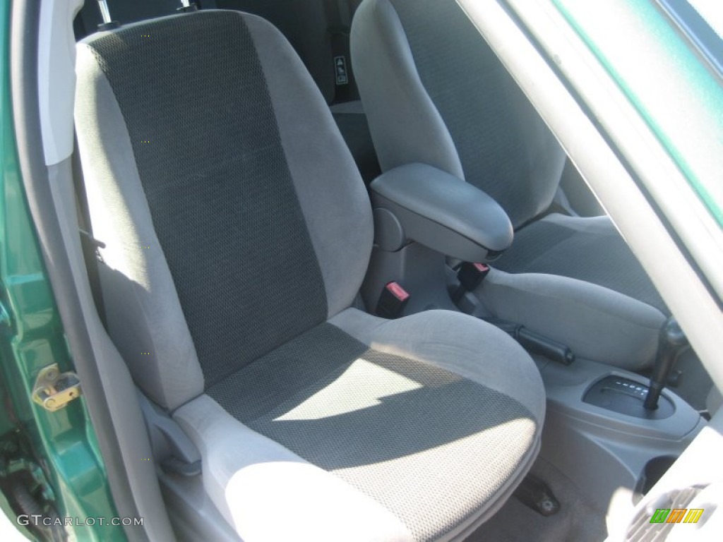 2002 Focus ZX5 Hatchback - Grabber Green Metallic / Dark Charcoal photo #22