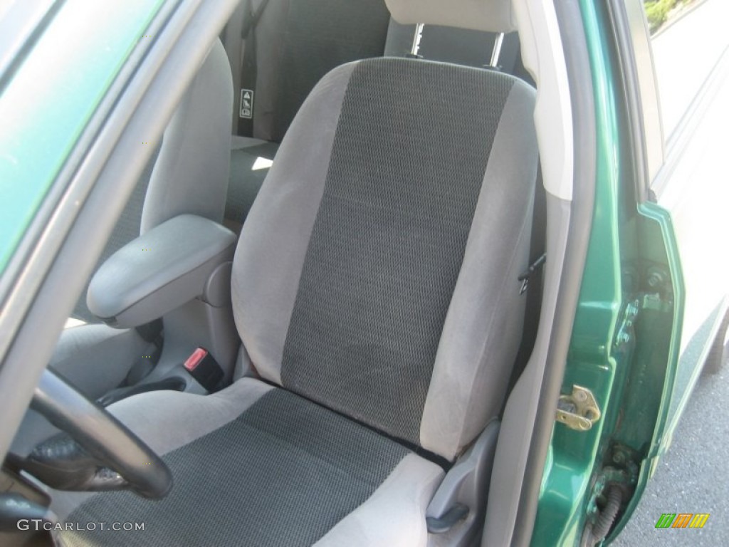 2002 Focus ZX5 Hatchback - Grabber Green Metallic / Dark Charcoal photo #23