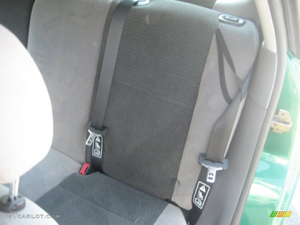 2002 Focus ZX5 Hatchback - Grabber Green Metallic / Dark Charcoal photo #24