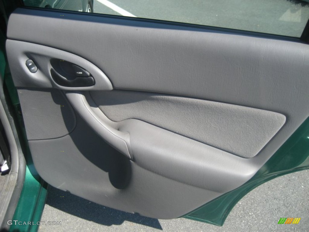 2002 Ford Focus ZX5 Hatchback Dark Charcoal Door Panel Photo #54064796