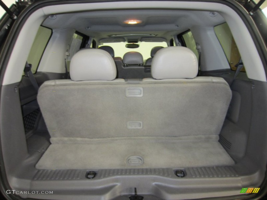 2004 Ford Explorer XLT 4x4 Trunk Photo #54065075