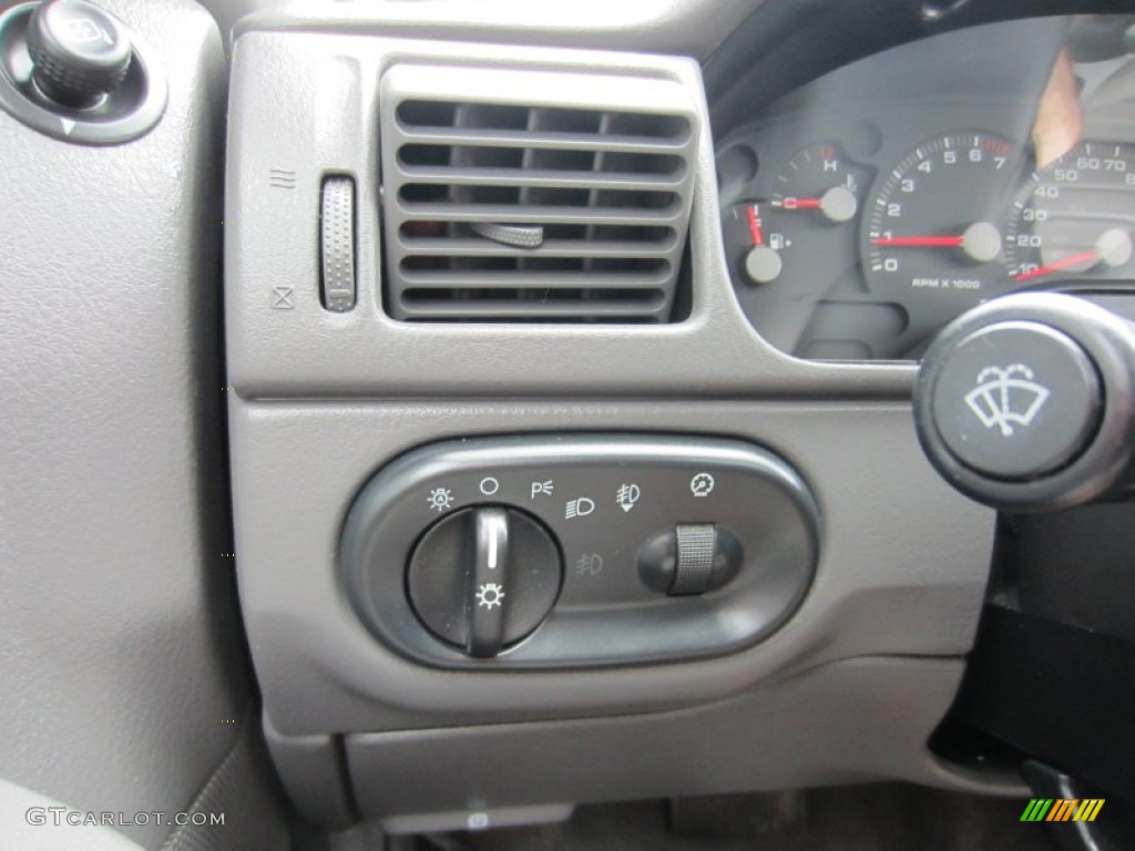 2004 Ford Explorer XLT 4x4 Controls Photo #54065186