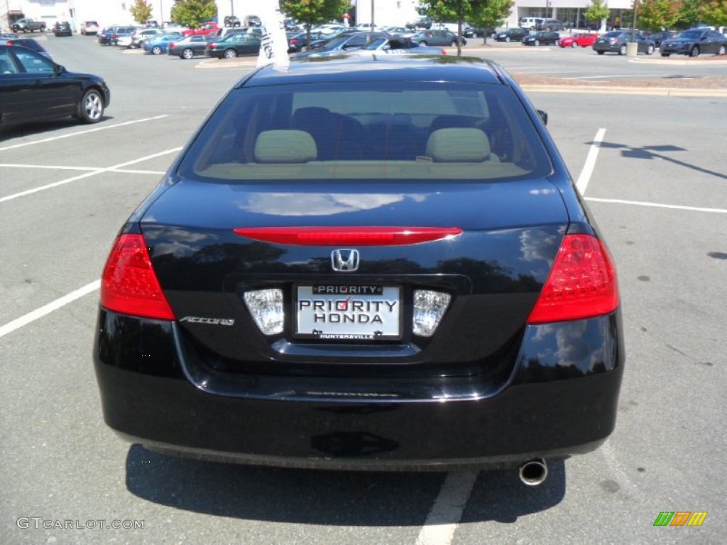2006 Accord LX Sedan - Nighthawk Black Pearl / Ivory photo #3