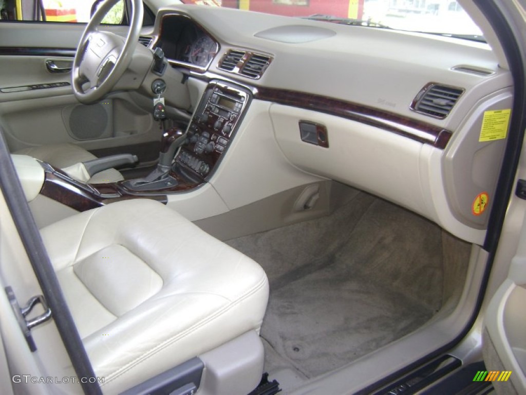 2001 Volvo S80 2.9 Light Sand Dashboard Photo #54069101