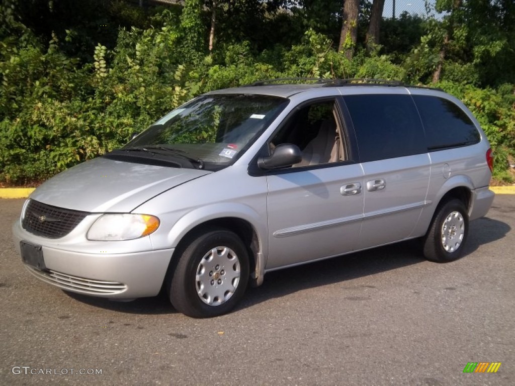 Bright Silver Metallic Chrysler Town & Country