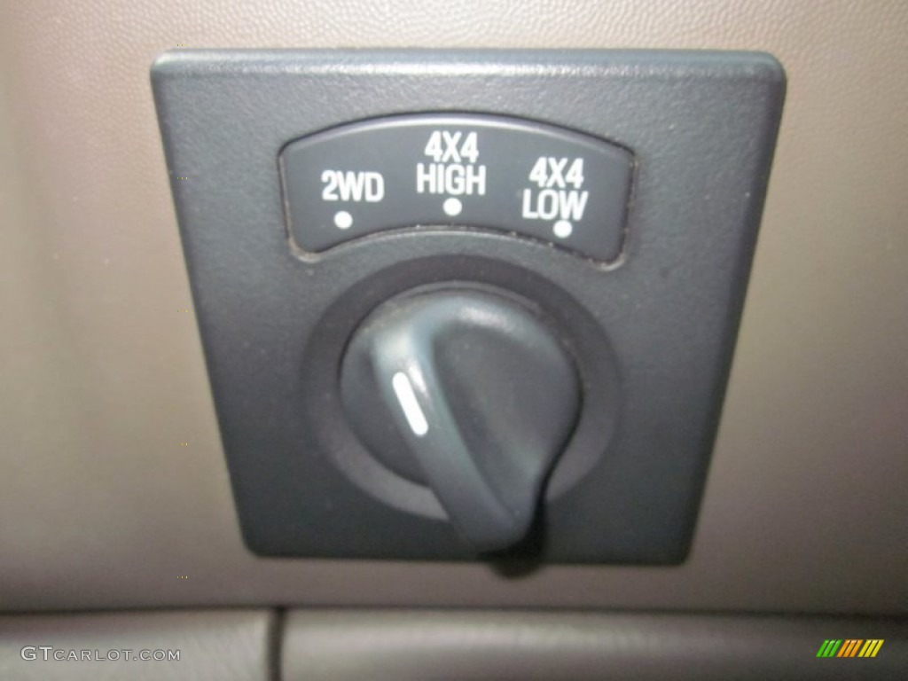 2003 Ford F350 Super Duty Lariat Crew Cab 4x4 Dually Controls Photo #54072868