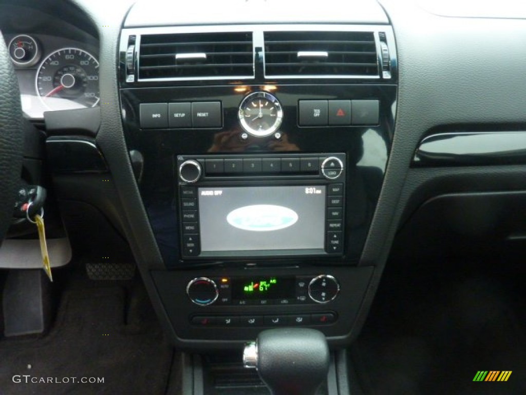 2009 Ford Fusion SEL V6 AWD Controls Photos