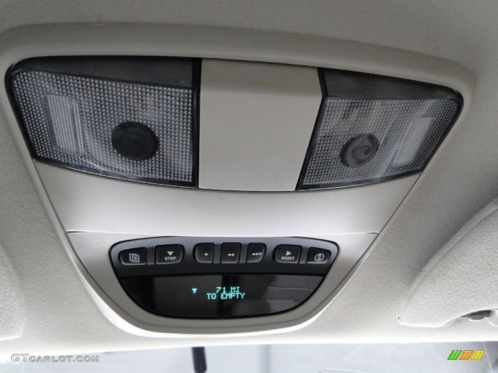 2007 Dodge Durango SLT Controls Photos