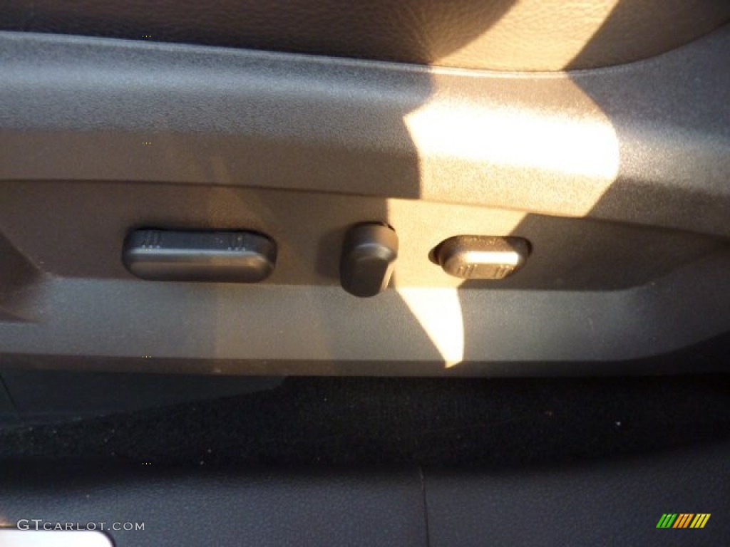 2011 MKX AWD - Mediterranean Blue Metallic / Charcoal Black photo #16