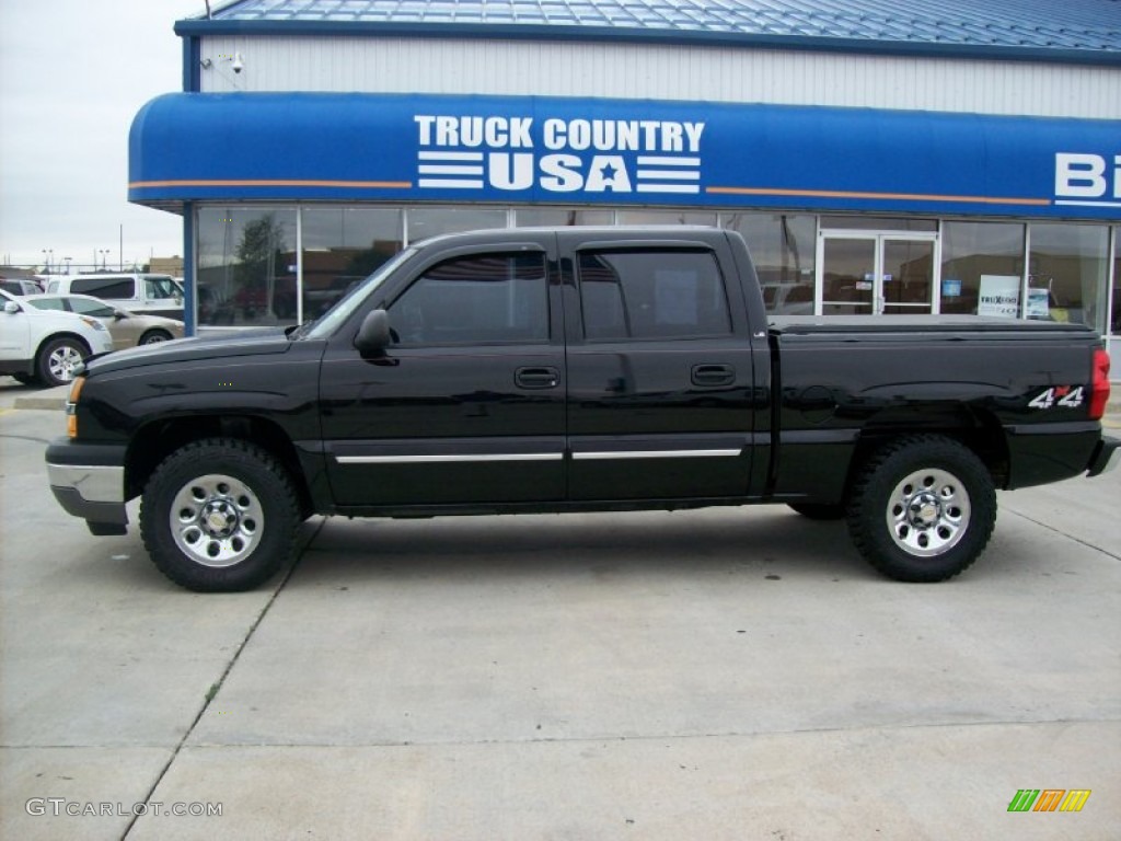 2005 Silverado 1500 LS Crew Cab 4x4 - Black / Dark Charcoal photo #2