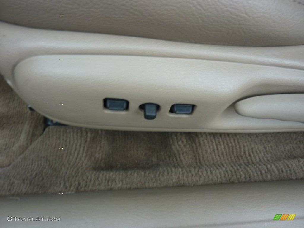 2003 Chrysler Sebring LXi Convertible Controls Photo #54076866