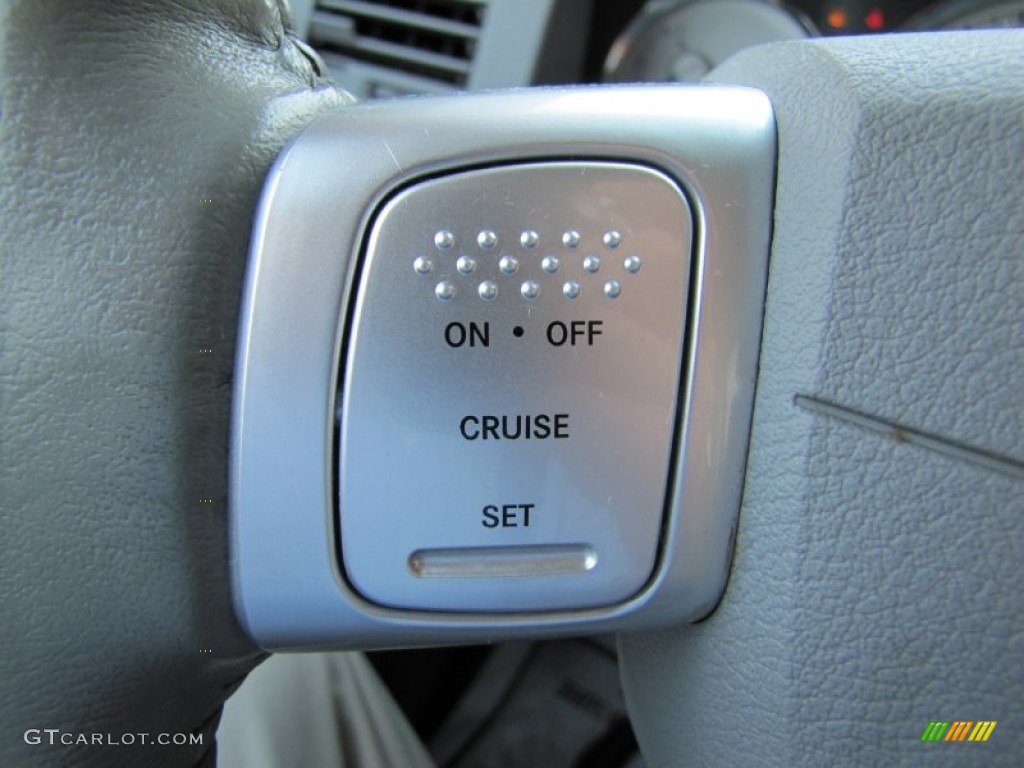 2007 Chrysler Aspen Limited 4WD Controls Photo #54078381
