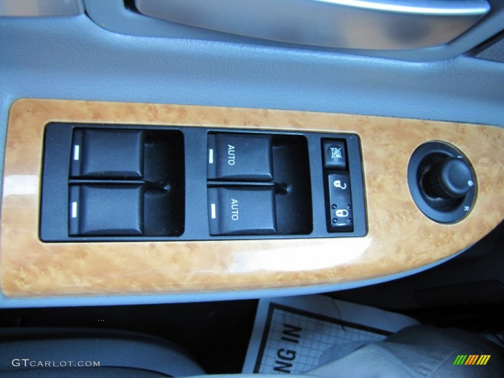 2007 Chrysler Aspen Limited 4WD Controls Photo #54078408