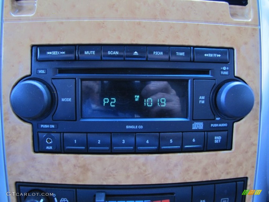 2007 Chrysler Aspen Limited 4WD Audio System Photo #54078469