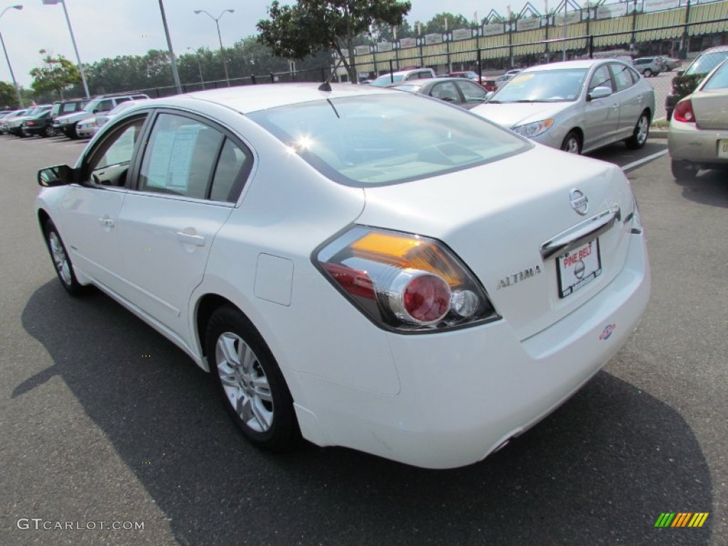 2010 Altima Hybrid - Winter Frost White / Blond photo #5