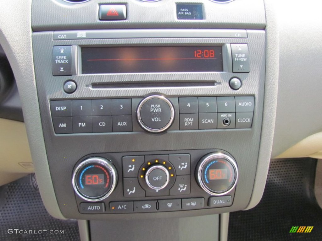 2010 Nissan Altima Hybrid Controls Photo #54079911