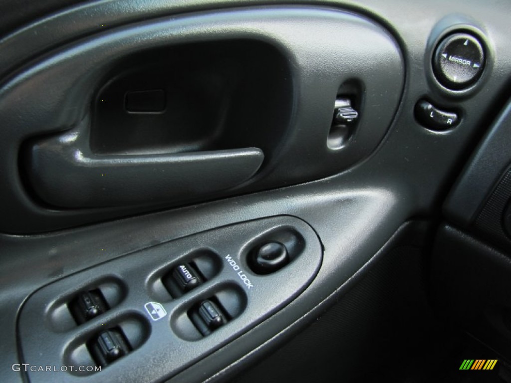 2003 Dodge Intrepid SE Controls Photo #54080110
