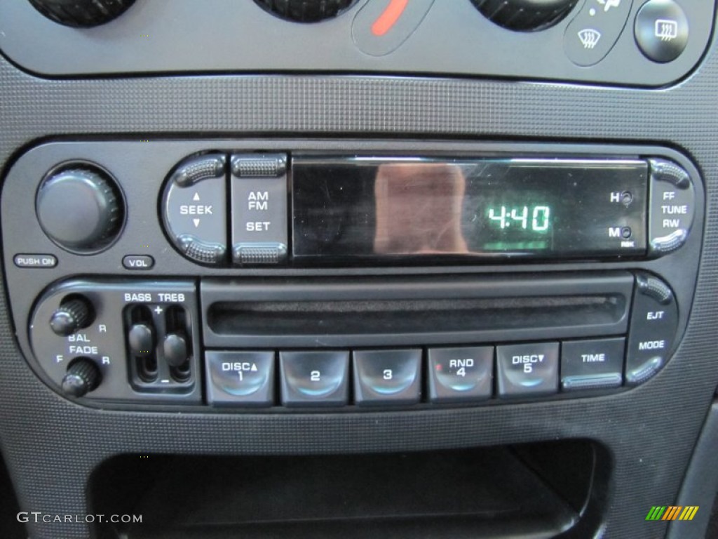 2003 Dodge Intrepid SE Audio System Photo #54080154