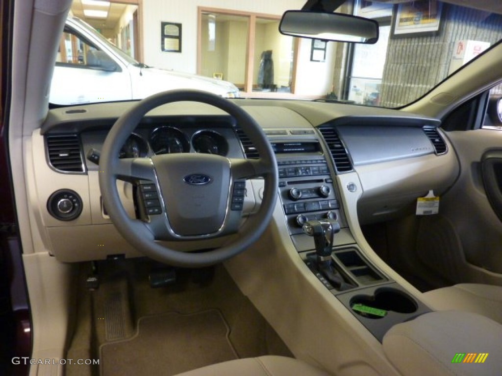 2011 Ford Taurus SE Dashboard Photos