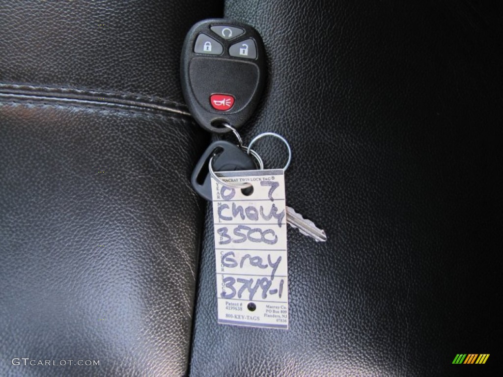 2007 Chevrolet Silverado 3500HD LTZ Crew Cab 4x4 Dually Keys Photo #54081783
