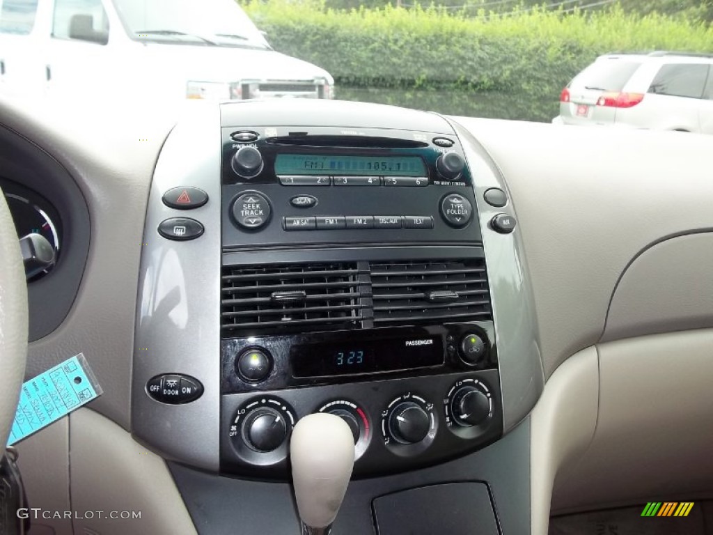 2009 Toyota Sienna LE AWD Controls Photo #54085246