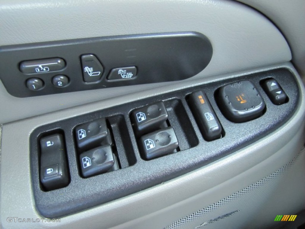 2006 Chevrolet Tahoe LT 4x4 Controls Photo #54086202