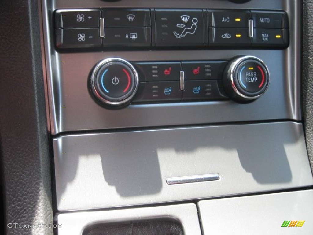 2010 Ford Taurus Limited AWD Controls Photo #54086520