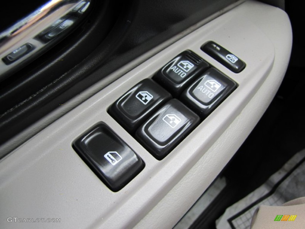 2005 Isuzu Ascender S 4x4 Controls Photo #54086544