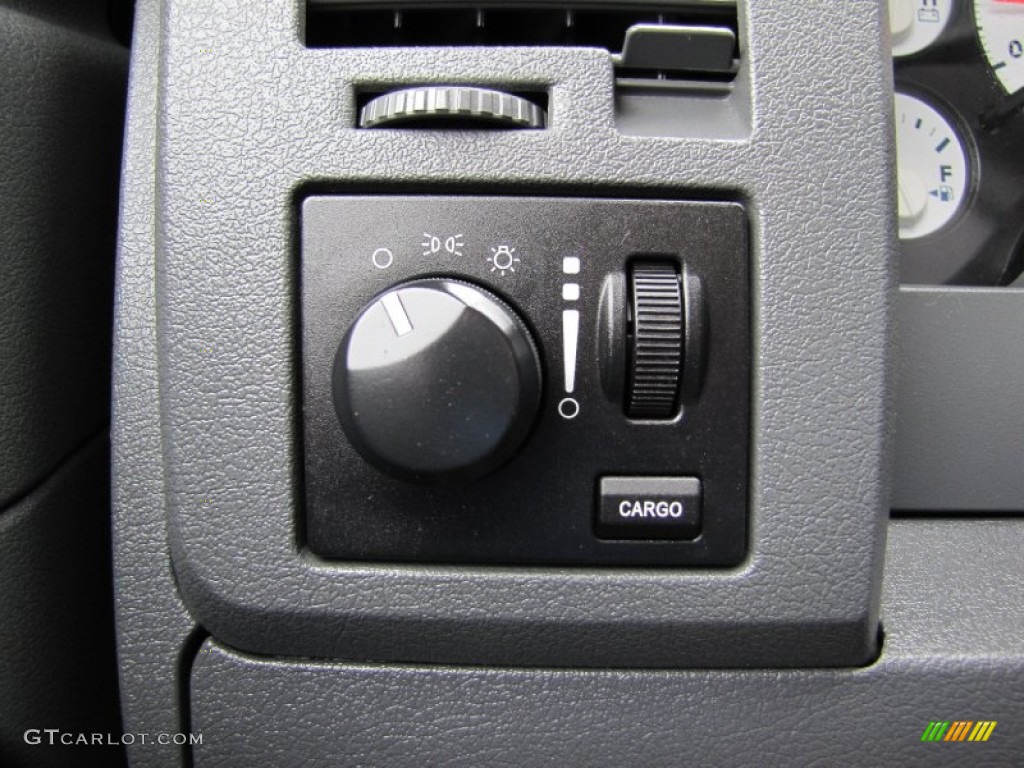 2007 Dodge Ram 2500 SLT Quad Cab 4x4 Controls Photo #54089715