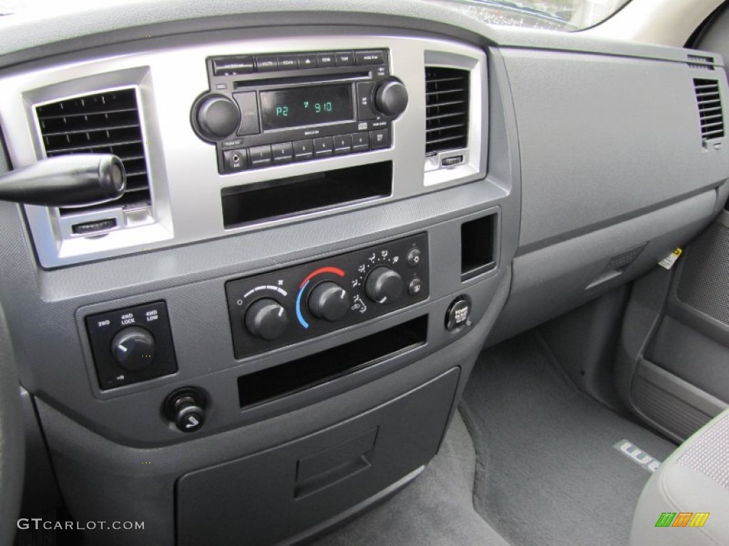 2007 Dodge Ram 2500 SLT Quad Cab 4x4 Controls Photo #54089739