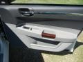 Cool Vanilla - 300 C HEMI Photo No. 7