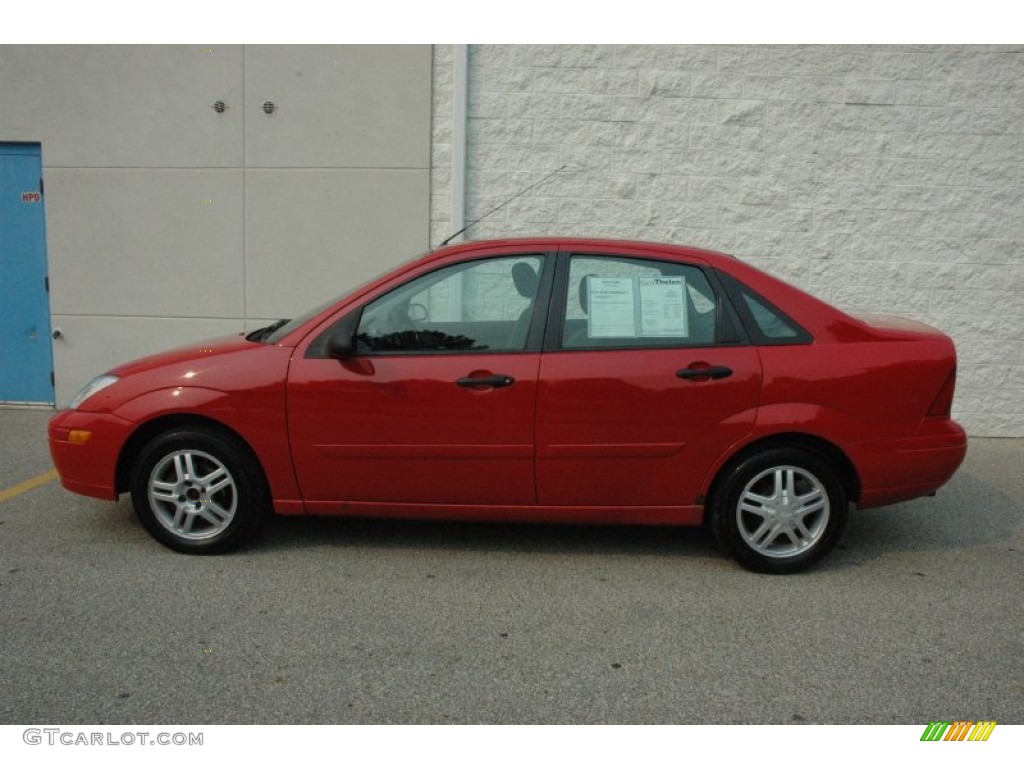2002 Focus SE Sedan - Infra Red / Dark Charcoal photo #7